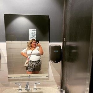 Meet your Posher, Iriana